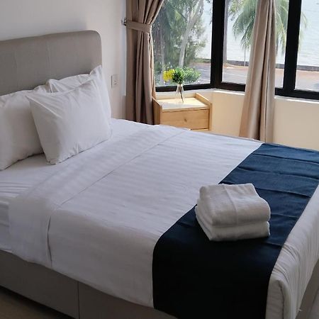 Mutiara Melaka Beach Resort - Islamic Compliance Only Tangga Batu Zewnętrze zdjęcie