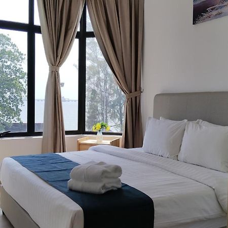 Mutiara Melaka Beach Resort - Islamic Compliance Only Tangga Batu Zewnętrze zdjęcie