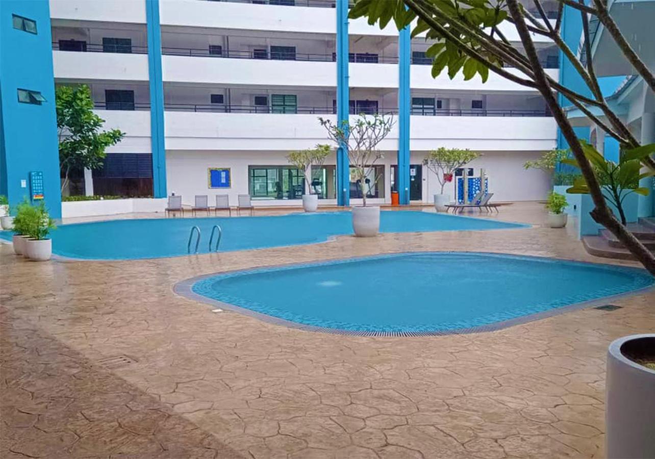 Mutiara Melaka Beach Resort - Islamic Compliance Only Tangga Batu Zewnętrze zdjęcie