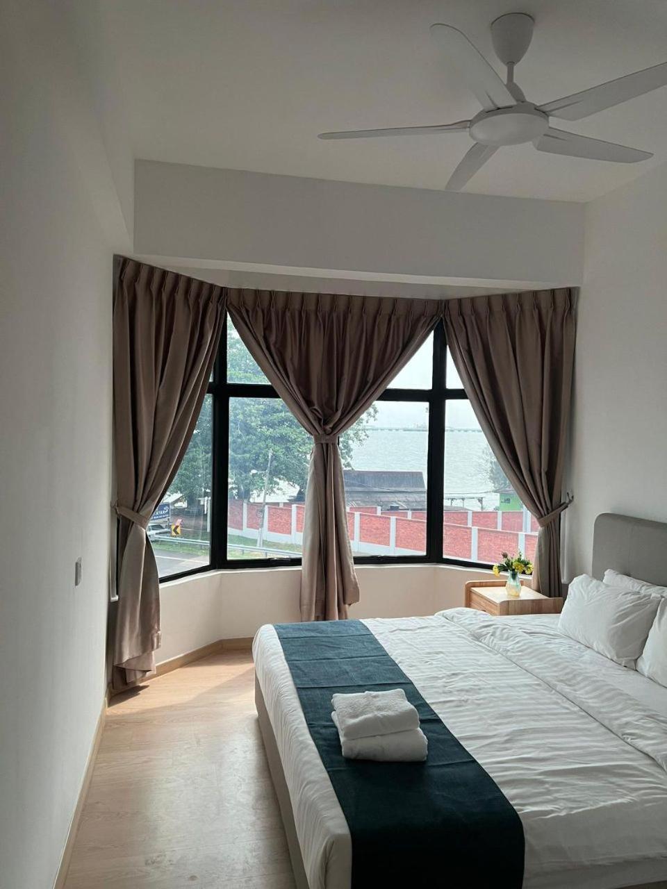 Mutiara Melaka Beach Resort - Islamic Compliance Only Tangga Batu Zewnętrze zdjęcie