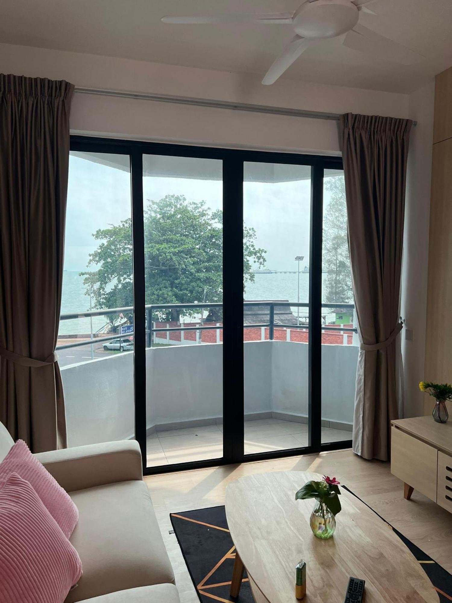 Mutiara Melaka Beach Resort - Islamic Compliance Only Tangga Batu Zewnętrze zdjęcie
